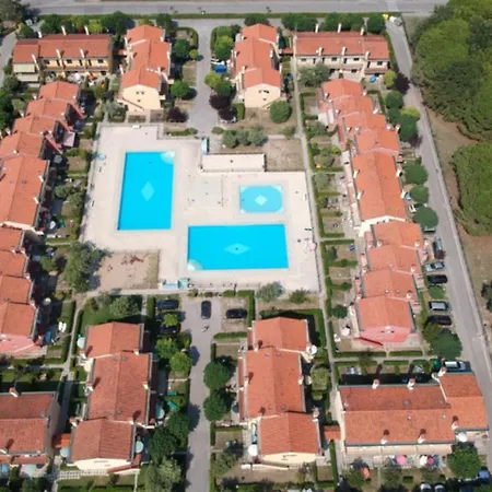 Sunny With Pool And Garden *