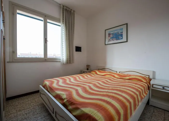 Sunny With Pool And Garden *