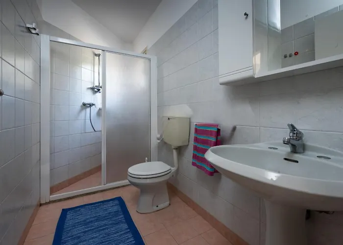 Sunny With Pool And Garden Διαμέρισμα